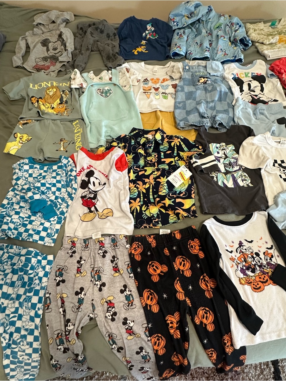 Disney Clothes- 18M includes 29 Pieces! - Picture 5 of 5